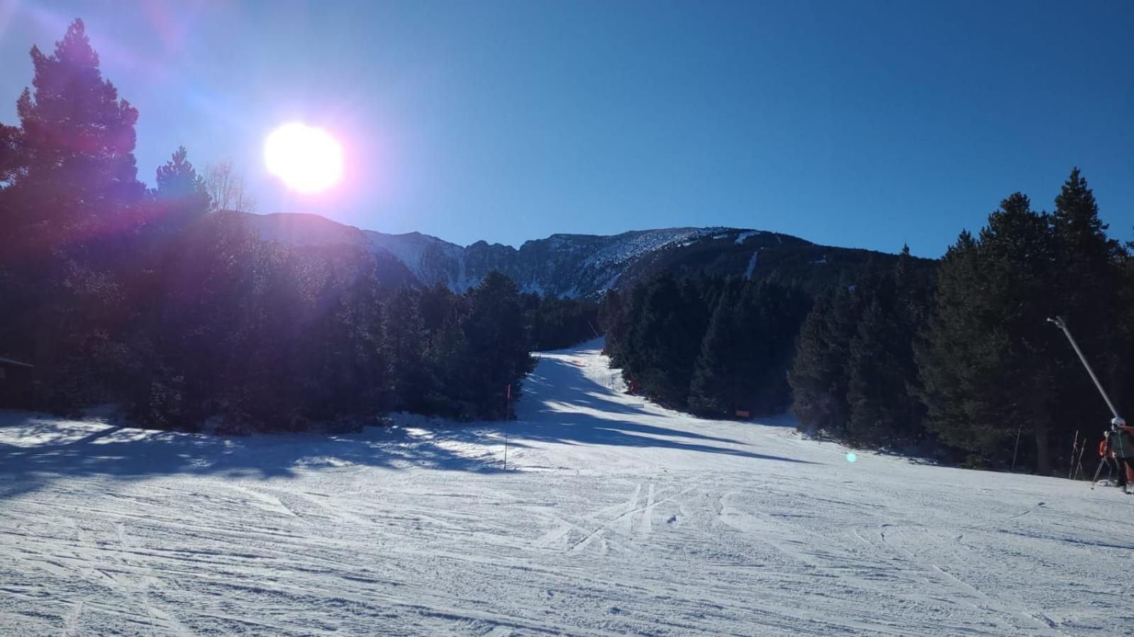 Decouverte De La Vallee D'Eyne Et Des Bains De Llo Esterno foto